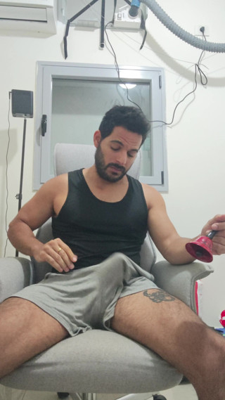 Grayalpha: Si jalang cincin membuka mulut kongkek awak dan lakukan kerja...