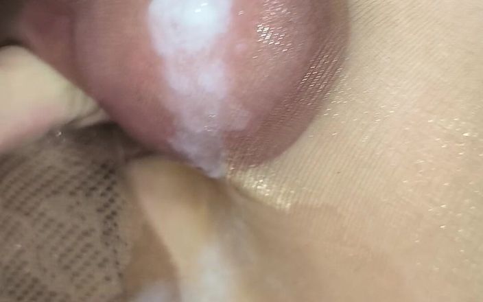 PantyhoseJuicyCummer: 光沢のあるゴールデンのパンストとドレスでイク
