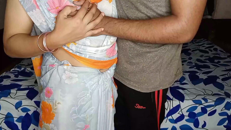 Queenrima: Rima bhabhi chamar seu namorado em sexo noturno quando seu...