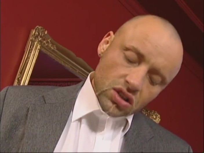 Absolute BDSM films - The original: Lambendo a siririca em sexo a três