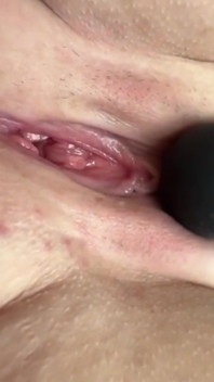我一个真正的自然素人熟女在一整天都在看淫视频后被后入！我爱这个地方！