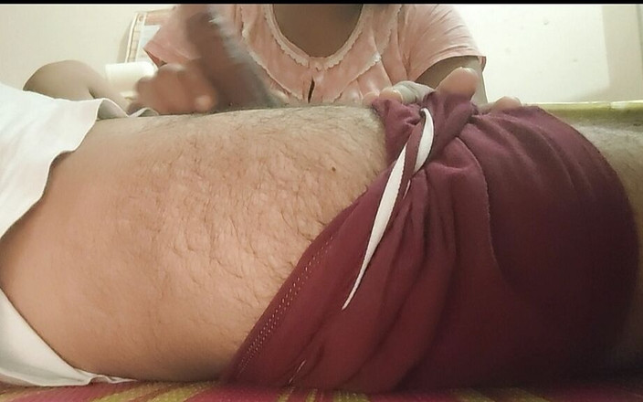 Sunilsuman9889: Vesnická bhabhi mě přinutila sedět na péru