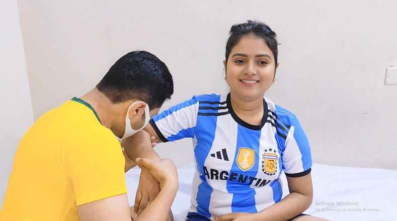 Angel Surovi Lata: Istri cantik Desa Bengali India dan suaminya bermain pertandingan piala...