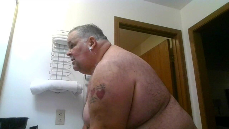 Gaydaddy2021: 샤워와 면도