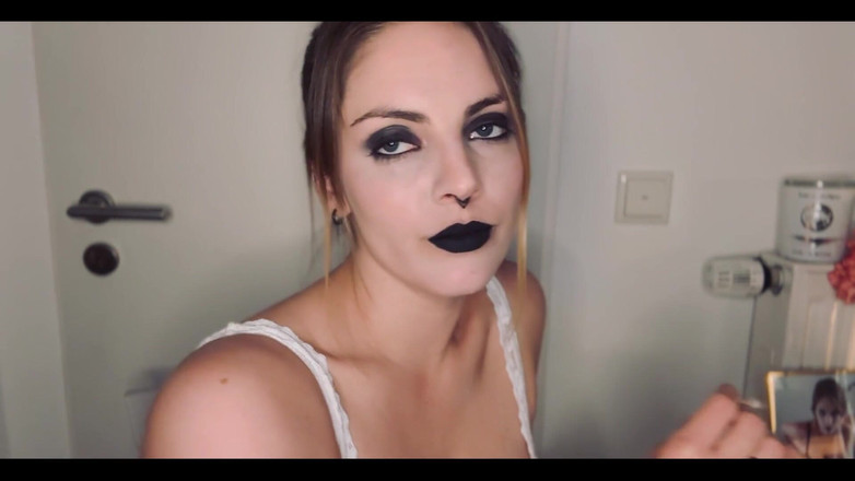 Naughty Natascha: Дим вночі все в білому