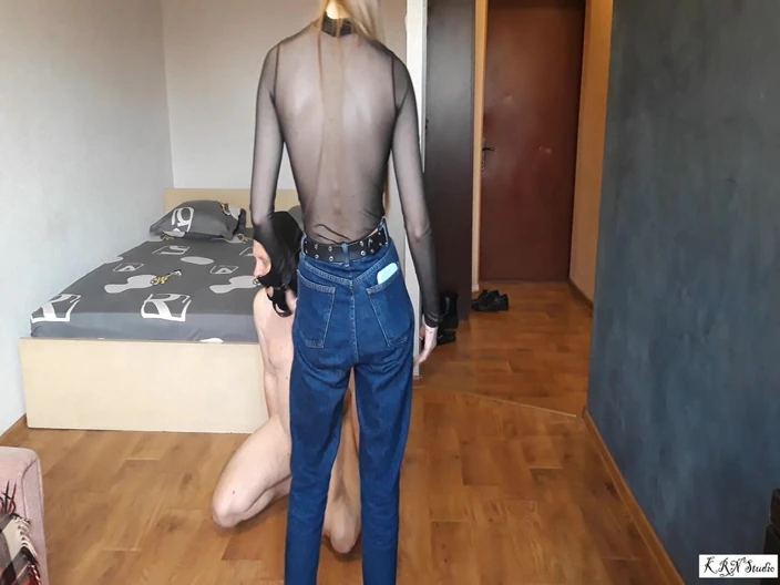 KRNStudio: Fm Session #132 Collared and Leashed