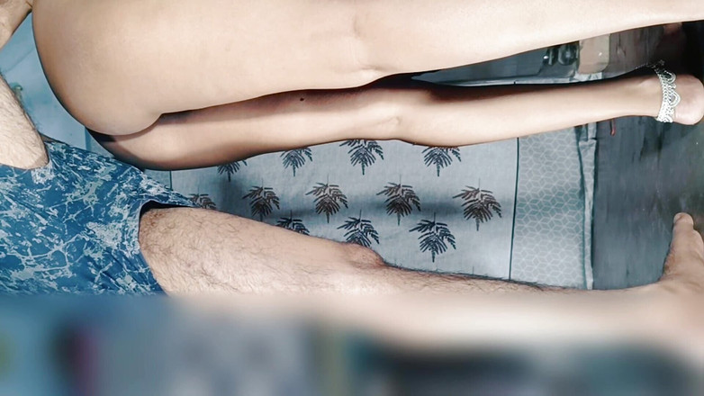 Rakul008: Дезі дівчина в захваті від трахання коханця стоячи, який трахає незайману індійську подругу дезі перед її марріагом