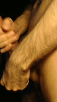 Cara com um pau enorme consegue um orgasmo arruinado