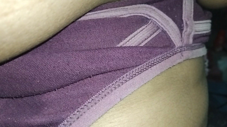 House stage: インドのデシガール、バー・チュダイのビデオ