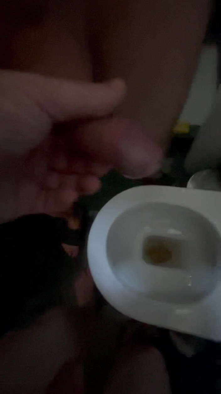 AmateurBoysPissing: Amateur Boys Piss Together and Hold Each Others Cock
