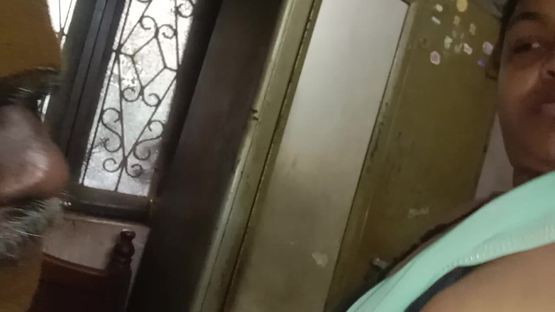 Tamil Anti Uma: Aku pergi ke rumah ibu tiriku dan melihat bahwa dia...