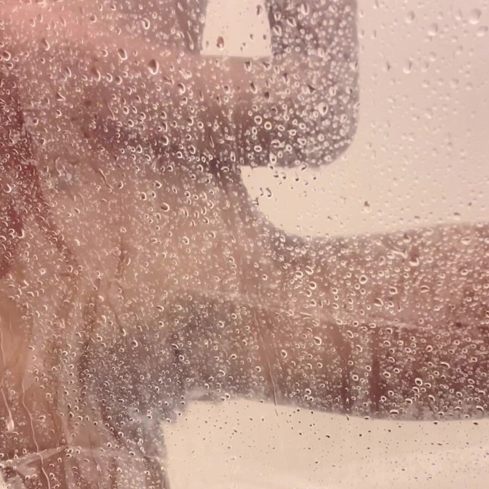 Emilycreams1: Shaving in the Shower