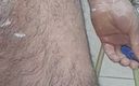 Oldun Adam: I shaved my big hairy dick in the bathroom. I...