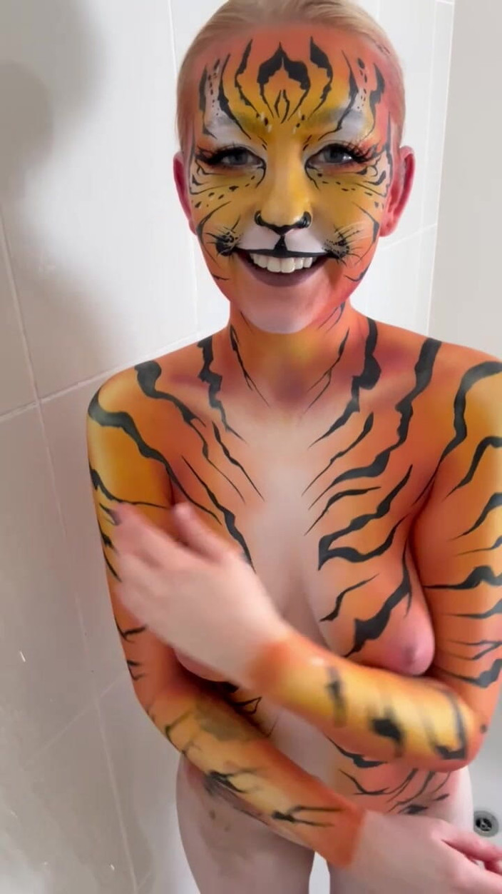 Em Yang: Tiger Bodypaint 淋浴单人玩耍
