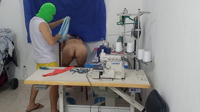 NEGRITA SEXY: A Seamstress Has a Sensual Adventure with Her Co-worker