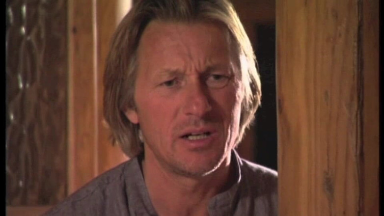 Inthe MILF room: Ze neukt met de dokter terwijl haar man tegen elkaar...