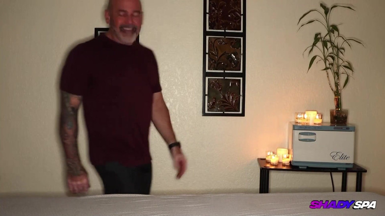 Shady Spa: Shady Spa Lucy - massagem manual de ejaculação profunda 