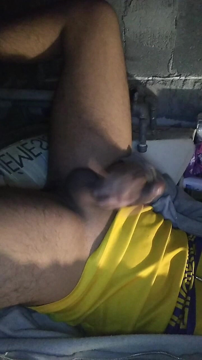 AlexAlejandro13: 지금은 깨끗이 면도한 모습이에요