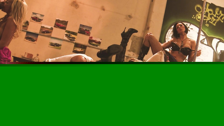 THAGSON: 大鸡巴爱好者穿着性感内衣的大屁股朋友的场景4_orgy一起享受射精