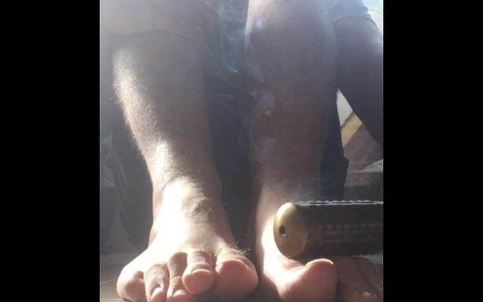 Manly foot: Otroligt het flammande traditionell kinesisk moxiförvarskaft på mina stora hanfötter...