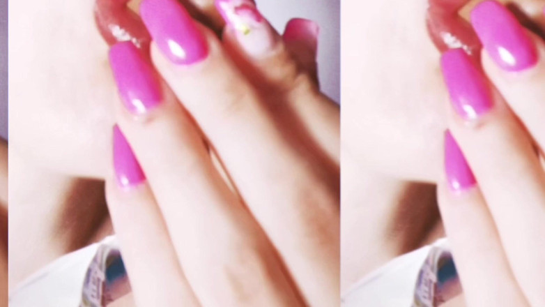 FinDom Goaldigger: Asmr dolce cioccolato mangia- asmr, occhiali, gigantessa, rossetto, grandi labbra,...