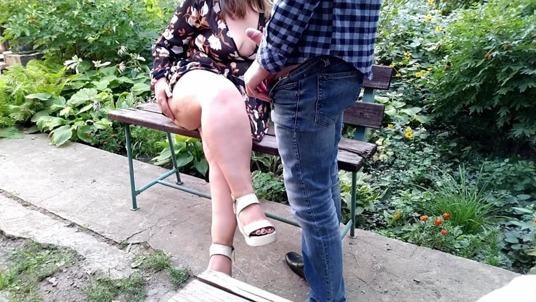 OurFetishLife: Nevlastní syn vyvrcholí na holé nohy nevlastní matky