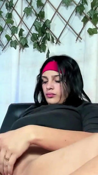 Hot Girl Gets Fucked by a Dildo Until Orgasm