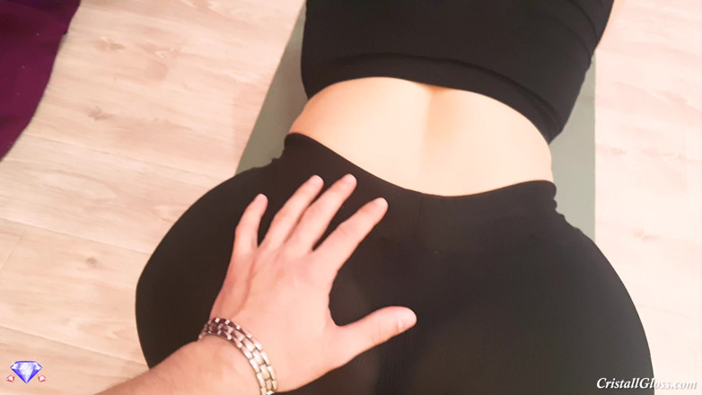 Cristall Gloss: Gros cul avec legging, pipe en POV et sexe