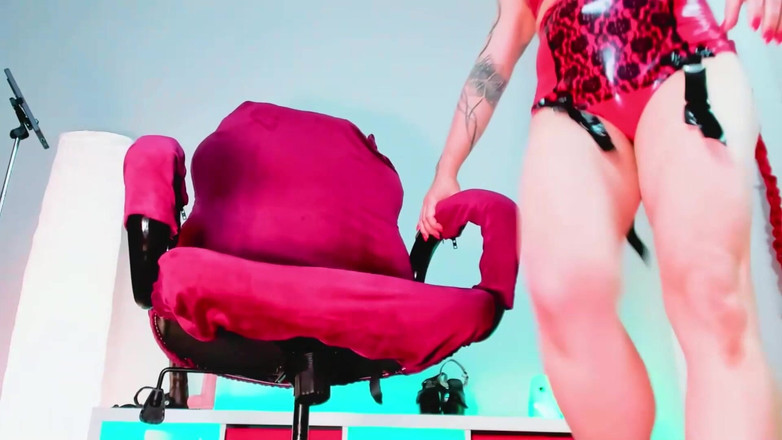 Ella Kross: Ruk aan mijn zweetvoeten met aftellen van sperma! HD Mp4