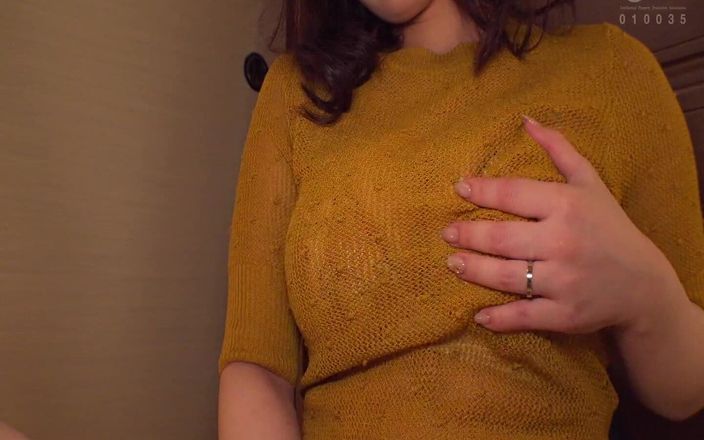 Vulture: Riu Nagata - mooie vrouw naast de deur komt terug in...