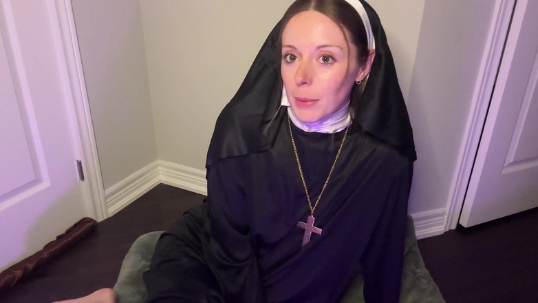 Nadia Foxx: La suora innocente che spera di essere parte di questo...