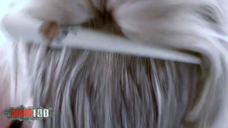 MMM100: Electra: electra, blondine mit großen natürlichen titten auf dem bett...