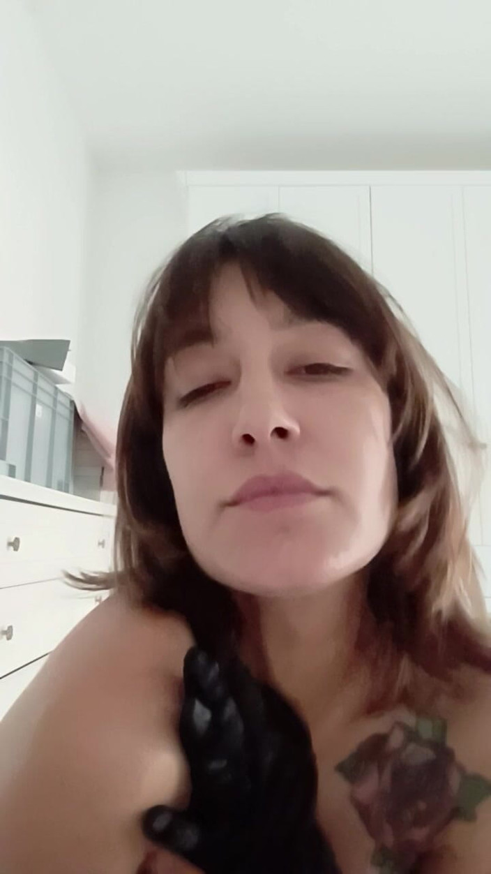 Ioana Zavoianu: Klepej, klepej na mě!