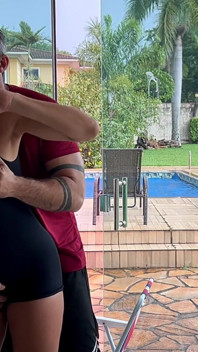 Nach dem Fitnessstudio konnte sie nicht widerstehen und versorgte mich, bis Milch herauskam.