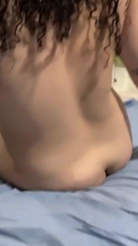 Amateur atractivo y voluptuoso