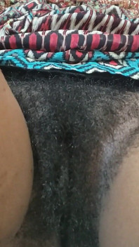 Sborra su una miLF calda con figa pelosa naturale