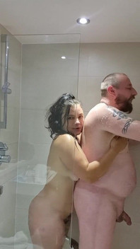 Filmări la duș