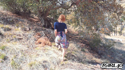 Tgirl 40: トランス熟女ペギー・バンバリーノは彼女のディルドに乗る