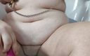 Fat hairy pussy: Dikke bbw maakt haar poesje nat