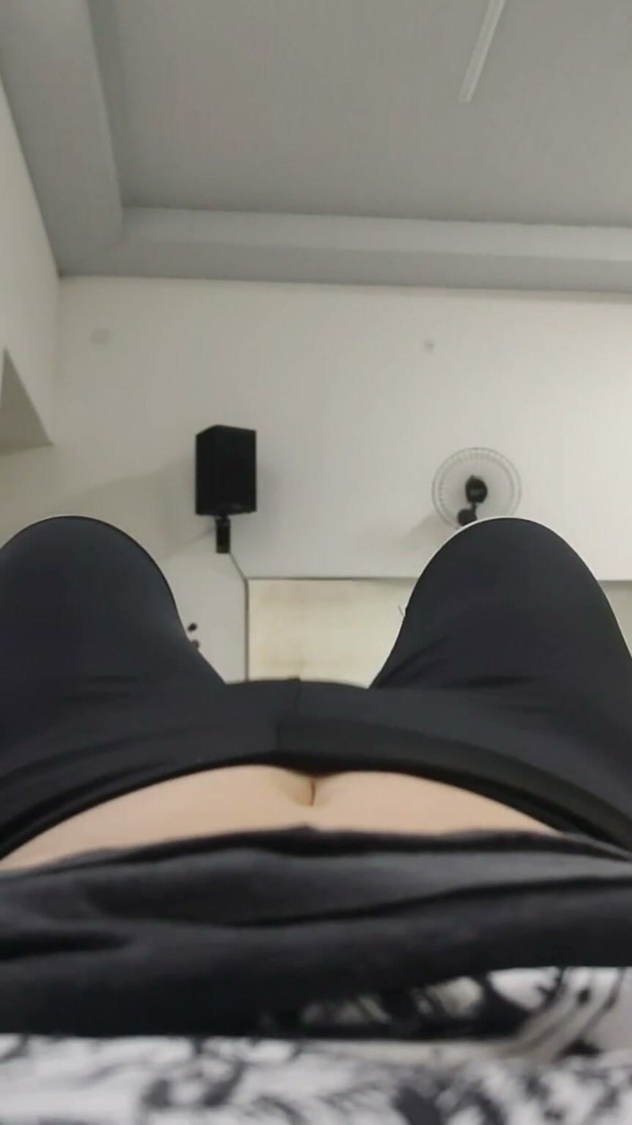 Debora Mendes: White Girl Training in Leggings Marking Her Pussy