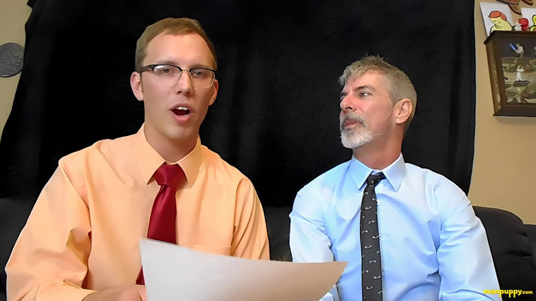 Man Puppy: Colegii uriași îți dau recenzie anuală de la egal