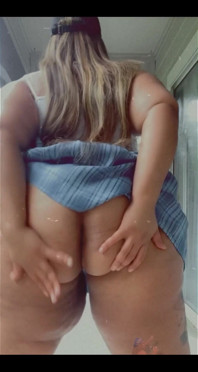 Big Ass Under Skirt