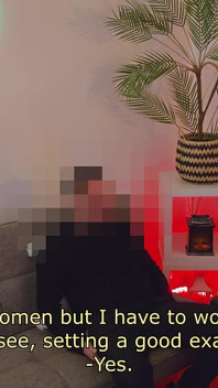 離婚して金欠のトルコ人ウーバードライバーが戻ってきて、私が彼の大きなチンポをしゃぶった後で私を抱く
