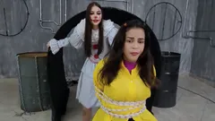 Bersenang-senang sama cruel clown