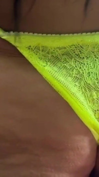 Una bruna con un culo grande delizioso ha il seduti più sexy del Brasile - Sesso vero