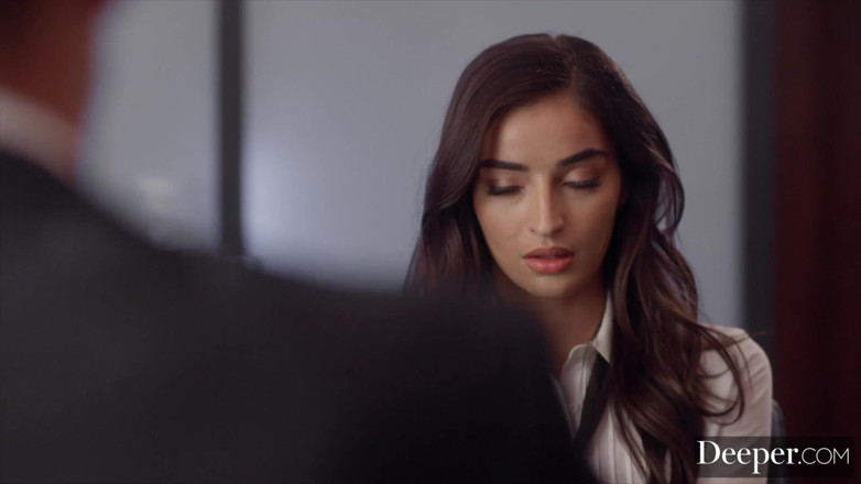 Deeper: Profondo. Il ragazzo di emily stellina si penti di essere...