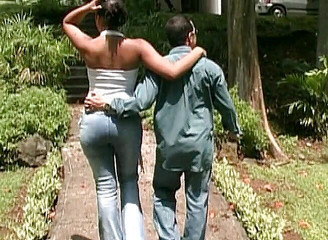 Black Jass: Ebenová holka s velkým zadkem dostane plácnutí na postel