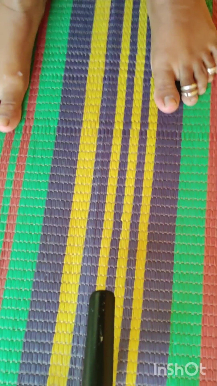 Desishycouple: 火辣饥渴的shivani自慰 第2部分