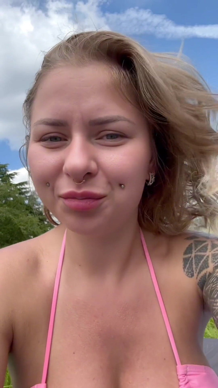 Easterneurope12: Solo Squirting in Public