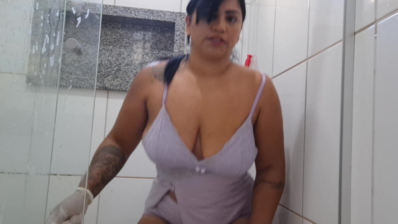 Casal Mattos: Bathroom Slut: My Sweaty Wife Shows off and Flashes Her...